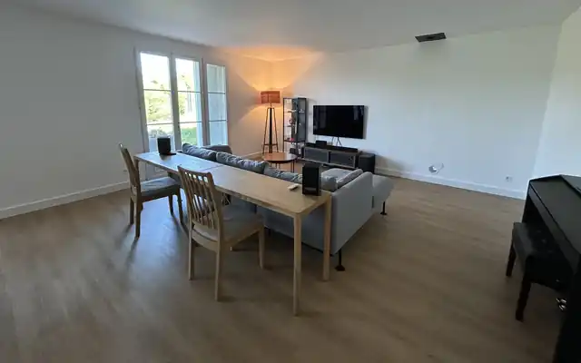 La pièce rendue, puis habitée, rénovation intérieure d'une maison individuelle en Île-de-France